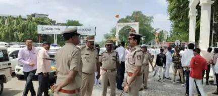 ಕಲಬುರಗಿ: ನಗರದಲ್ಲಿ ದಲಿತ ಸಂಘಟನೆಗಳಿಂದ ಪ್ರತಿಭಟನೆ,ಸ್ಥಳಕ್ಕೆ ನಗರ ಪೊಲೀಸ್ ಆಯುಕ್ತರ ಭೇಟಿ