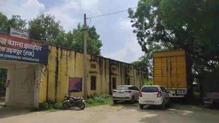 झाडोल: जमीन विवाद के चलते हुई प्राणघातक मारपीट और हत्या के मामले में पुलिस ने दो महिला अभियुक्तों को किया गिरफ्तार