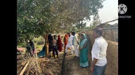 निज़ामाबाद: रैसिंहपुर गांव में अग्नि पीड़ित परिवार से मिले कांग्रेस नेता अनिल यादव, जिला प्रशासन से आपदा राहत की मांग की