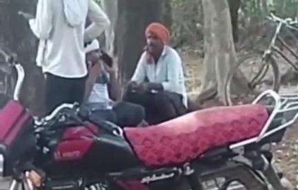 रीठी: बड़गांव में सट्टा पत्ती काटने का वीडियो वायरल, पुलिस ने की त्वरित कार्रवाई