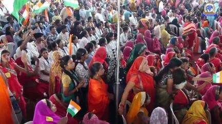 प्रधानमंत्री मोदी ने जनजातीय महिला कलाकार डॉ. जयमती कश्यप को राष्ट्रीय देवी अहिल्याबाई सम्मान पुरस्कार से सम्मानित किया