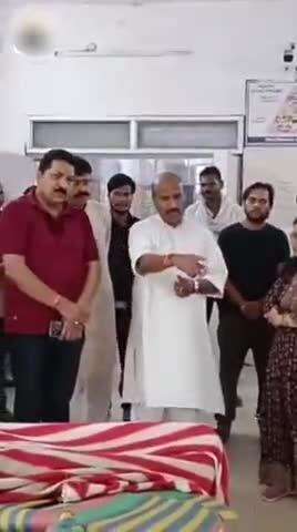 टीकमगढ़: कोरोना के खतरे को देखते हुए केंद्रीय मंत्री ने किया जिला अस्पताल का निरीक्षण, व्यवस्था दुरुस्त रखने के निर्देश