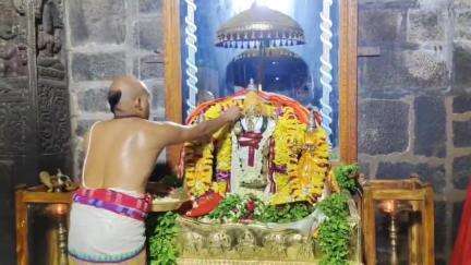 విశాఖపట్నం: సింహాచలం దేవస్థానంలో నేత్రపర్వంగా స్వామి వారి సహస్రనామార్చన పూజలు