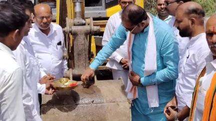 सेनगाव: वलाना येथे शेत-पांदण रस्त्याचा भूमिपूजन सोहळा संपन्न,मान्यवरांसह शेतकरी बांधवांची उपस्थिती