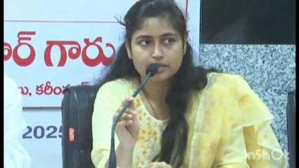 కరీంనగర్: MPLANDS నిధుల ద్వారా అగ్ని ప్రమాద బాధితులకు పనిముట్ల పంపిణీ చేసిన కేంద్ర హోంశాఖసహయ మంత్రి బండి సంజయ్ చాహత్ బాజ్ పాయ్ IAS
