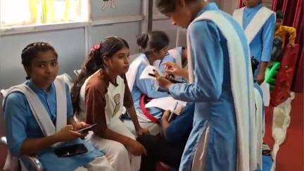 पन्ना: जिला चिकित्सालय में छात्राओं को दी जा रही ऑन जॉब ट्रेनिंग, सीख रहीं प्राथमिक उपचार व शुगर-बीपी जांच