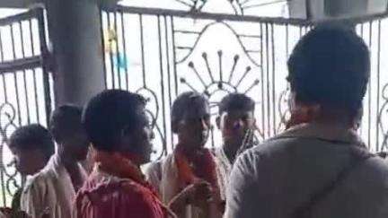 মুরারই ১: আমভুয়া গ্রামে হরিনাম সংকীর্তনের মাধ্যমে করা হলো ধুলোট অনুষ্ঠান