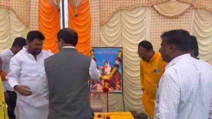 जालना: पुण्यश्लोक अहिल्यादेवी होळकर यांना 300 वी जयंतीनिमित्त आमदार अर्जुन खोतकर यांच्या वतीने अंबड चौफुली येथे अभिवादन...