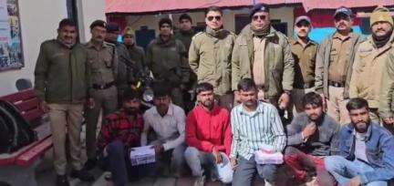 जोशीमठ: तीर्थनगरी बद्रीनाथ में बड़े मोबाइल फोन धोखाधड़ी गिरोह का पर्दाफाश, पुलिस ने 6 आरोपितों को किया गिरफ्तार