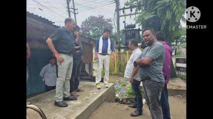 মাৰ্ঘেৰিটা: ডিগবৈ চহৰত নলা আৰু পদপথৰ নিৰ্মাণকাৰ্যৰ পৰ্যবেক্ষণ ডিগবৈ সমষ্টিৰ বিধায়ক সুৰেন ফুকনৰ