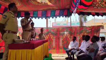 పటాన్​​చెరు: ప్రశాంత వాతావరణంలో బక్రీద్‌ పండుగ జరుపుకోవాలి: పటాన్‌చెరు డీఎస్పీ ప్రభాకర్