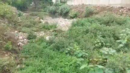 करवीर: शहरातील नालेसफाई अद्यापही अपूर्ण, महत्वाचे नाले गाळाने भरल्याने नागरिकांच्या आरोग्याचा प्रश्न #jansamsaya