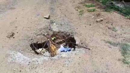 भद्रावती: फेरीलँड शाळेजवळील रस्त्यावरील खड्डे देतात अपघातांना निमंत्रण #jansamasya