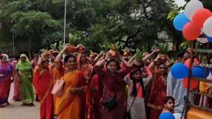 होशंगाबाद नगर: नर्मदापुरम: आईटीआई रोड स्थित तिवारी कॉलोनी में कलश यात्रा के साथ हुई मां राजराजेश्वरी दुर्गा की प्राण प्रतिष्ठा