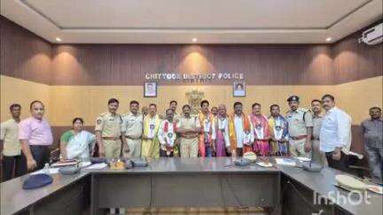 మే నెల పదవీ విరమణ పొందిన అయిదుగురు పోలీస్ అధికారులను ఇద్దరు హోంగార్డులకు ఆత్మీయ వీడ్కోలు ఇచ్చిన అడిషనల్ ఎస్పీ