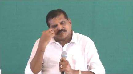 విశాఖపట్నం: మహానాడు ద్వారా ప్రజలకు ఏం చెప్పారు?
-  ఏడాది పాలనలో వైఫల్యాలను కప్పిపుచ్చే ప్రయత్నం చేశారు. MLC బొత్స సత్యనారాయణ