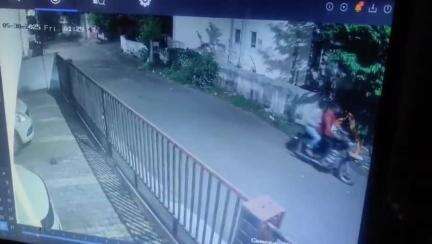 नाशिक: जेलरोड पंचक भागातील श्री. स्वामी समर्थ नगर येथून बुलेट मोटरसायकल चोरी; प्रकार सीसीटीव्ही कॅमेरात कैद