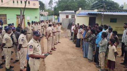 ఎస్సై కృష్ణమూర్తి ఆధ్వర్యంలో బుచ్చయ్యగారిపల్లిలో కార్డెన్ సెర్చ్
