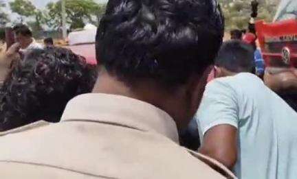 ఉరవకొండ: బూదగవి సమీపంలో ఘోర రోడ్డు ప్రమాదం: కారును ఢీకొన్న కర్ణాటక ఆర్టీసీ బస్సు, ఒకరు మృతి, నలుగురికి తీవ్ర గాయాలు