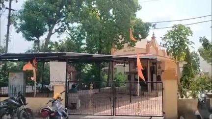વડોદરા: ન્યુ.વીઆઈપી રોડ પર આવેલી સાંઈદીપનગર સોસાયટી સહિત મહાદેવ મંદિરમાં પાણી નહીં આવતા ભક્તોને હાલાકી#jansamsya