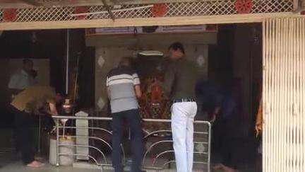 खंडवा नगर: खंडवा के सिद्धेश्वर हनुमान मंदिर में श्रद्धालुओं ने की पूजा अर्चना, भगवान हनुमान को चढ़ाया नारियल