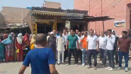रोहतक: रोहतक जिले के कलावड़ गाँव मे शराब का ठेका होने के चलते महिलाओं का घर से निकलना दुर्भर,लोगो ने किया विरोध #jansamasya
