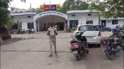 माधवगढ़ में दबंगों ने गरीब की गोमती में लगाई आग, सारा सामान जलकर खाक, पीड़ित ने थाने में रिपोर्ट दर्ज कराई
