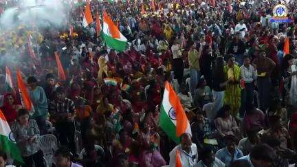प्रधानमंत्री Narendra Modi ने भोपाल के जंबूरी मैदान में अहिल्याबाई होल्कर को पुष्पांजलि अर्पित की।