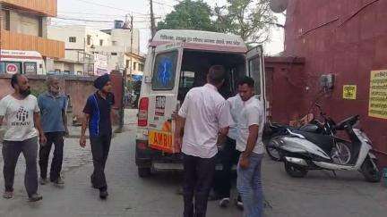 पीलीभीत: पूरनपुर हाइवे पर अलग-अलग सड़क हादसों में 6 लोग हुए घायल, सीएचसी से जिला अस्पताल किया गया रेफर