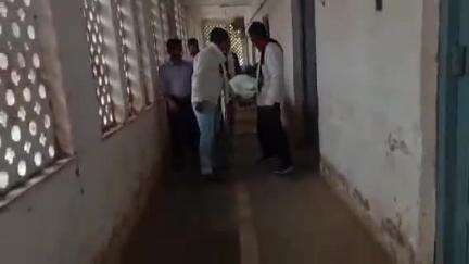 जबलपुर: भेड़ाघाट बायपास पर सड़क किनारे खड़े हाइवा से टकराई स्कॉर्पियो, चालक की मौत व दो लोग हुए घायल