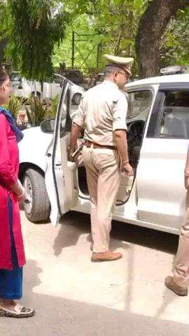 2 IRS अफसर के बीच मारपीट मामले में पुलिस आयुक्त के दफ्तर पहुंची योगेंद्र मिश्रा की पत्नी, दी तहरीर