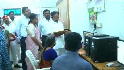 சேலம்: தென்மேற்கு மழையால் ஏற்படும் பாதிப்பு குறித்து முன்னெச்சரிக்கை நடவடிக்கை.. ஆட்சியரகத்தில் நடந்த கூட்டத்தில் அமைச்சர் அதிகாரிகளுக்கு உத்தரவு