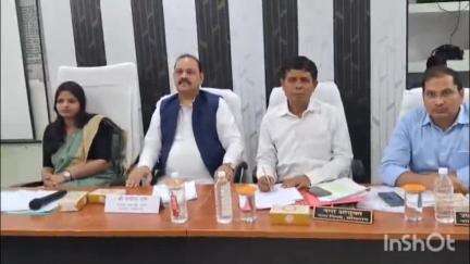 सासाराम: सासाराम नगर निगम की बैठक में सांसद मनोज कुमार पहुंचे