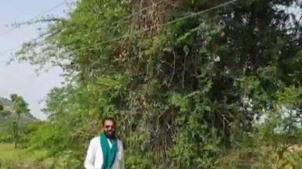 ಯಾದಗಿರಿ: ಕಂಚಗಾರಹಳ್ಳಿ ಗ್ರಾಮದ ರೈತರ ಜಮೀನುಗಳಲ್ಲಿ ಉರುಳಿ ಬಿದ್ದ ವಿದ್ಯುತ್ ಕಂಬಗಳು, ಕ್ರಮಕ್ಕೆ ರೈತ ಸಂಘದ ವೆಂಕೋಬ ಆಗ್ರಹ #localissue