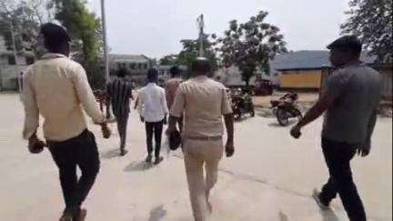 सिलाव: नालंदा पुलिस ने नीरपुर गांव में मारपीट और लूटपाट के मामले में 3 किशोरों को किया निरुद्ध
