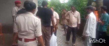 গুৱাহাটী: গুৱাহাটীৰ ভূতনাথত নৃশংস হত্যাকাণ্ড,হাতুৰিৰে কোবাই কোবাই হত্যা এজনক,ঘটনাস্থলীত উপস্থিত ভৰলুমুখ আৰক্ষী