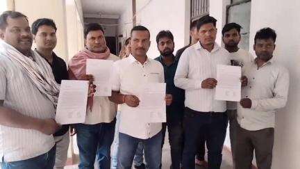 बेल्थरा रोड: बिजली विभाग की नई कंपनी ने रिश्वत न देने पर बेल्थरारोड के 18 मीटर रीडरों को निकाला, SDM को सौंपा ज्ञापन
#jansamasya
