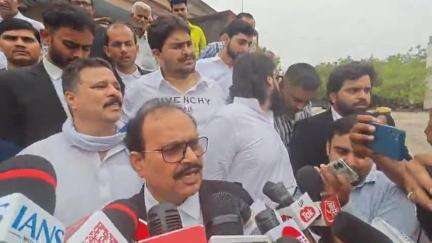 मऊ: सदर विधायक अब्बास अंसारी को दो साल की सजा, अधिवक्ता दरोगा सिंह ने दीवानी कचहरी में दी जानकारी