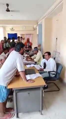 खैरा: खैरा थाना परिसर में शनिवार को जनता दरबार का आयोजन किया गया