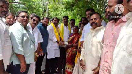 గుంతకల్లు: ప్రజా సంక్షేమమే సీఎం చంద్రబాబు ధ్యేయం, పట్టణంలో పింఛన్ల పంపిణీ, కుట్టు శిక్షణ కేంద్రం ప్రారంభోత్సవంలో ఎమ్మెల్యే జయరామ్