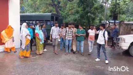 রাজারহাট: আন্তর্জাতিক চোরাই ফোন পাচারকারীদের গ্রেফতার করল মধ্যমগ্রাম থানার পুলিশ
