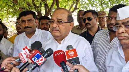 जामखेड: मंत्री राधाकृष्ण विखे पाटील यांची आमदार रोहित पवारांवर  टीका