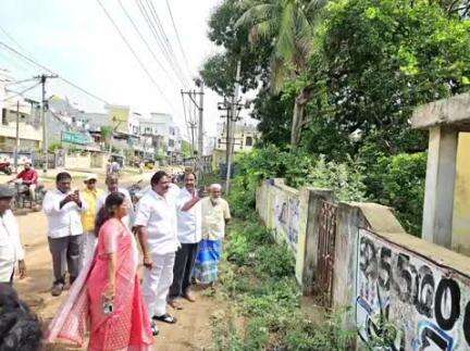 పుల్లంపేట మండలం కేంద్రంలో నూతన భవనాలు నిర్మించేందుకు ప్రణాళిక సిద్ధం చేయాలి