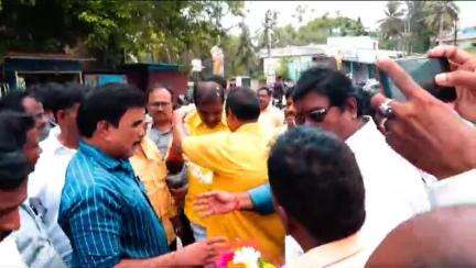 పాలకొల్లు: మారుతి థియేటర్ వద్ద సూపర్ స్టార్ కృష్ణ జయంతి వేడుకల్లో పాల్గొన్న మంత్రి రామానాయుడు
