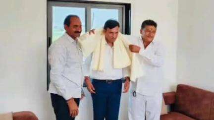 ઉના: ઉના તાલુકાના ગાંગડા ગામે કેન્દ્રીય મંત્રી મનસુખ માંડવીયાએ ભાજપ કાર્યાલયે ભાજપ કાયઁકરતાઓ સાથે મુલાકાત કરી #