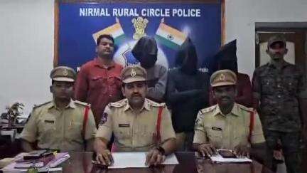 నిర్మల్: ద్విచక్ర వాహనాల చోరీకి పాల్పడుతున్న ముఠా అరెస్టు, నాలుగు బైక్‌లు స్వాధీనం: నిర్మల్ రూరల్ సీఐ కృష్ణ