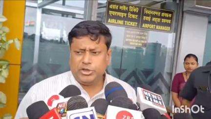 কলকাতা: মমতা বন্দ্যোপাধ্যায় এখন অনুব্রত মণ্ডলকে ছেড়ে কাজলের কোলে চাপার চেষ্টা করছেন; কলকাতা বিমানবন্দরে বললেন মন্ত্রী