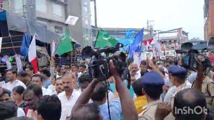 നിലമ്പൂർ: ടൗണിൽ എൽ.ഡി.എഫ് - യു.ഡി.എഫ് പ്രവർത്തകർ തമ്മിൽ സംഘർഷം