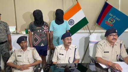 कांके: चुटिया थाना क्षेत्र में पुलिस ने ब्राउन शुगर के साथ पिता-पुत्र को किया गिरफ्तार