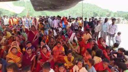 सिरदला: ग्रामीणों ने मढ़ी गांव में बैठक कर विधानसभा चुनाव में वोट का बहिष्कार करने का लिया निर्णय, 'रोड नहीं तो वोट नहीं'